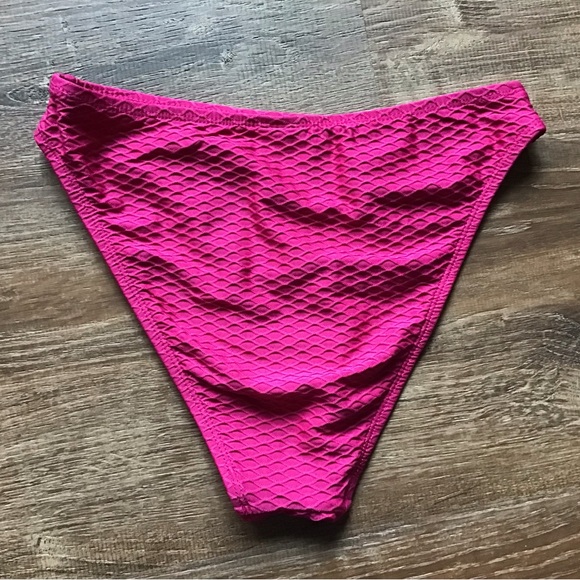 Size small swim wear - Picture 10 of 13
